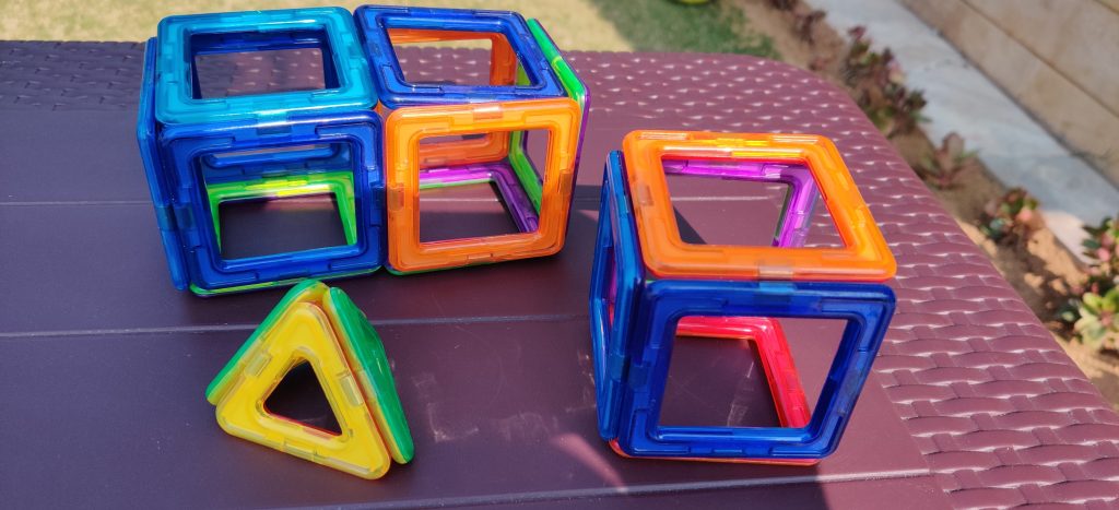 3 D shapes using magnetic tiles